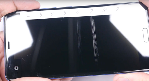 Video: “Củ hành” HTC U Ultra bản sapphire - 1