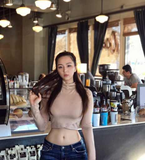 Gái đẹp xứ Hàn sở hữu hình thể uốn lượn &#34;siêu tưởng&#34; - 4