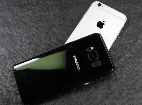 Ảnh “nóng” Samsung Galaxy S8 đọ dáng iPhone 7 - 5