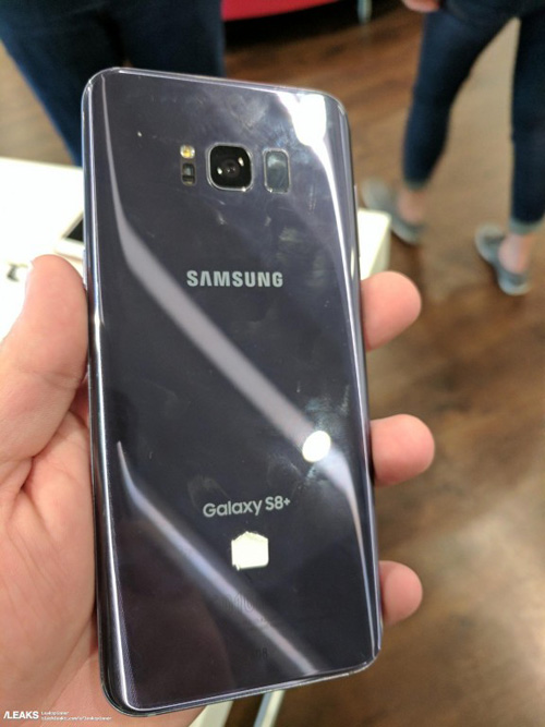 Trên tay Galaxy S8 Plus màu xám, trợ lý ảo Bixby - 2