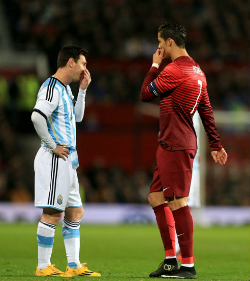 Hiến kế cứu Messi – Ronaldo: Một người khỏe, “cả làng” vui - 1