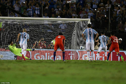 Argentina - Chile: Messi và mối hận khó quên - 1