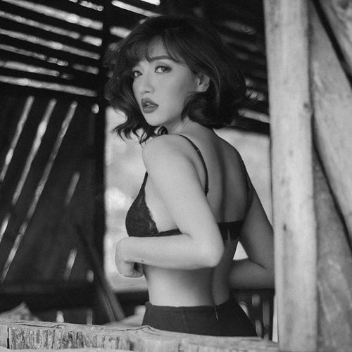 Chân dài Diệp Lâm Anh dẫn đầu top sexy với bikini đỏ rực - 4