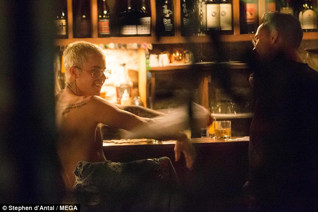 The shocking nudity of the 'saint of nakedness' Justin Bieber - 2