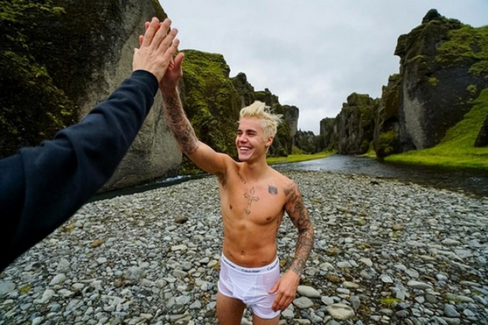 The shocking nudity of the 'saint of nakedness' Justin Bieber - 10