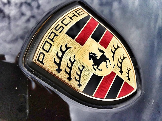 Porsche lời 387 triệu đồng trên mỗi xe bán ra - 1
