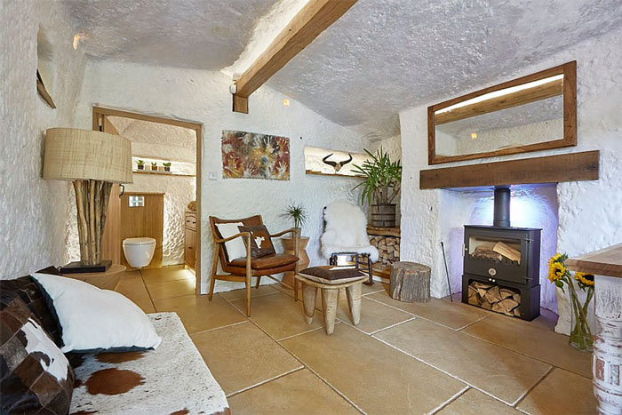 Bỏ gần 2 tỷ mua hang động để làm căn hộ trong mơ - 11