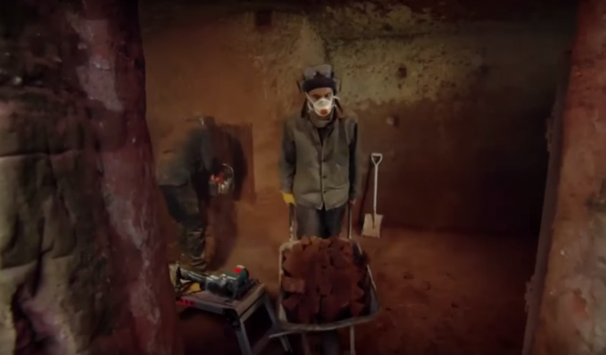 Bỏ gần 2 tỷ mua hang động để làm căn hộ trong mơ - 10