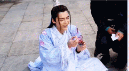 Hậu trường cười ra nước mắt phim cổ trang đang gây bão mạng - 11