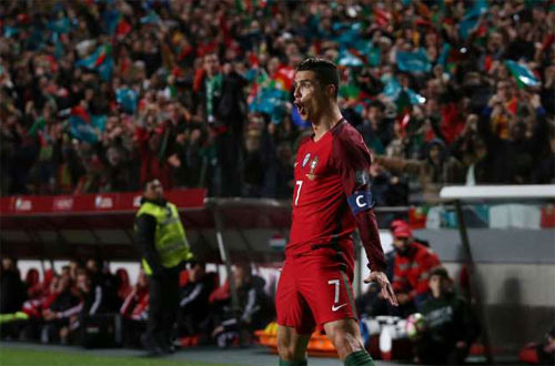 Ronaldo ghi 2 siêu phẩm, lập cột mốc vang dội châu Âu - 1