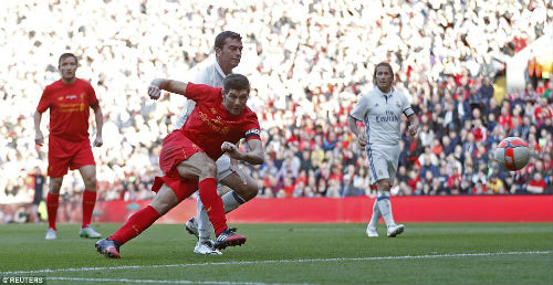 Gerrard tỏa sáng, huyền thoại Liverpool &#34;đè bẹp&#34; Real - 1