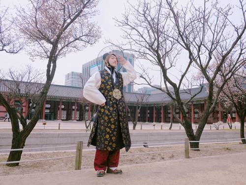 Sơn Tùng MTP diện Hanbok xuất sắc hơn cả trai Hàn - 4