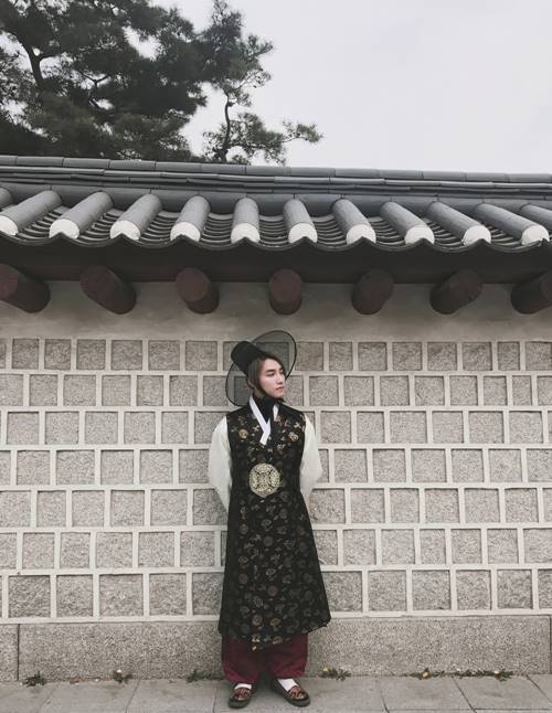 Sơn Tùng MTP diện Hanbok xuất sắc hơn cả trai Hàn - 6