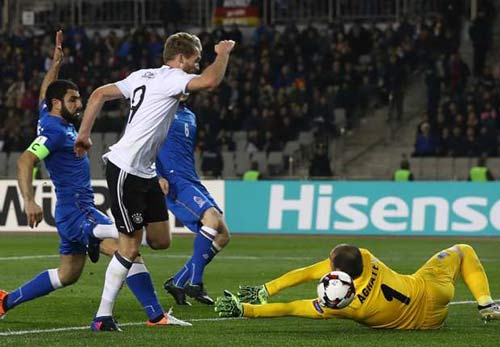 Azerbaijan - Đức: Mưa bàn thắng hiệp 1 - 1
