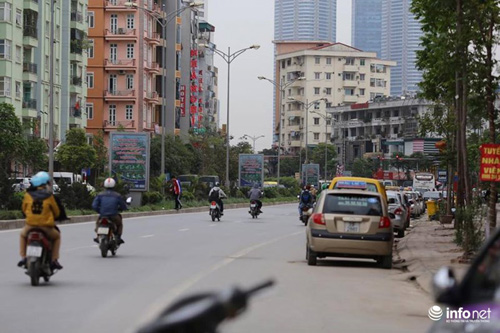 Lỗi chính tả ngây ngô nằm hiên ngang giữa đường Hà Nội - 5