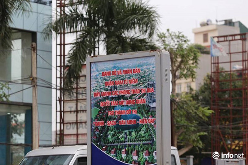 Lỗi chính tả ngây ngô nằm hiên ngang giữa đường Hà Nội - 7