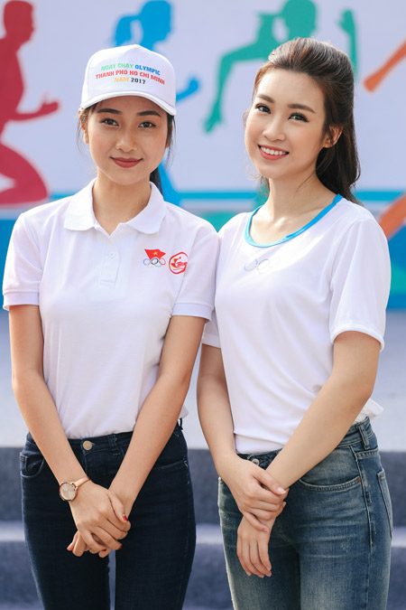 Hoa hậu Đỗ Mỹ Linh và Top 10 Kiều Vỹ rạng rỡ ở phố đi bộ Nguyễn Huệ - 1