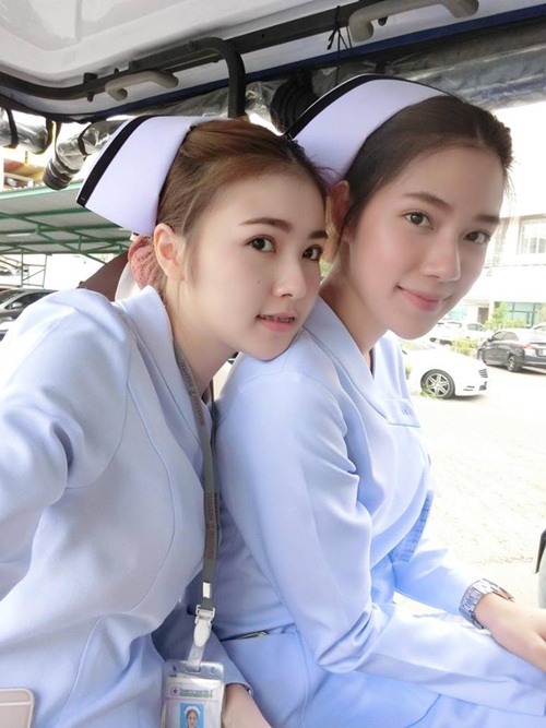 Đến cả nữ y tá cũng khiến người ta phải xốn xao thế này sao? - 2