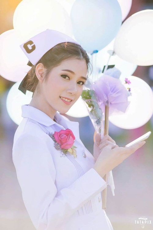 Đến cả nữ y tá cũng khiến người ta phải xốn xao thế này sao? - 2