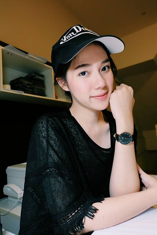 Đến cả nữ y tá cũng khiến người ta phải xốn xao thế này sao? - 5