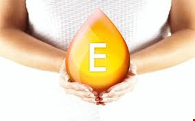 Vitamin E: Cải thiện sức khỏe của trứng và tinh trùng, đồng thời là chất chống oxy hóa giúp bảo vệ trứng, tinh trùng.
