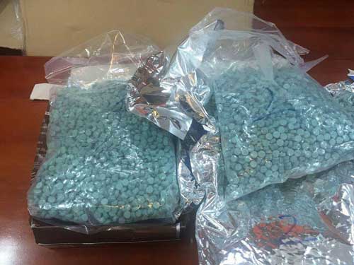 Hotgirl 9X bị bắt khi nhận bưu kiện chứa chất cấm - 2