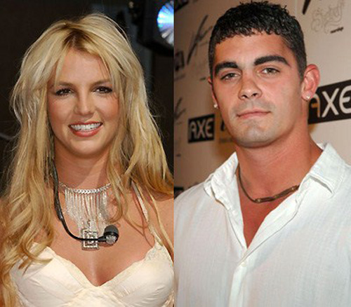 Britney Spears gây sốc khi khoe bạn trai thứ 21 - 10