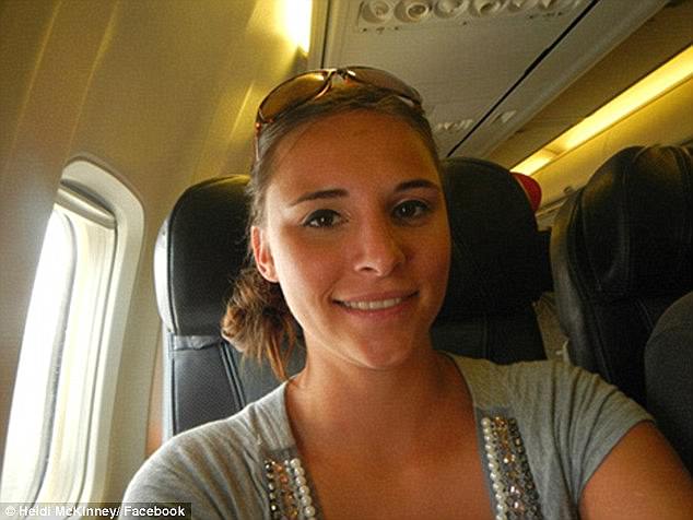 Cô gái Mỹ tấn công tình dục trên máy bay - 1