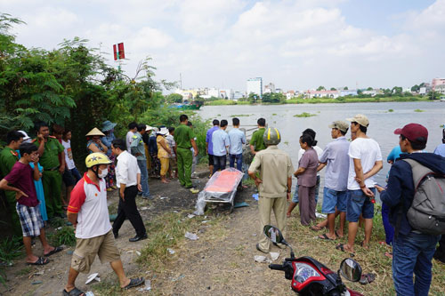 Xót xa phát hiện thi thể bé trai 11 tuổi trên sông Sài Gòn - 1