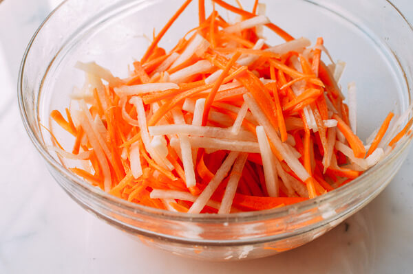 Bánh mì thịt viên béo ngậy, thơm lừng ngon miễn chê - 2