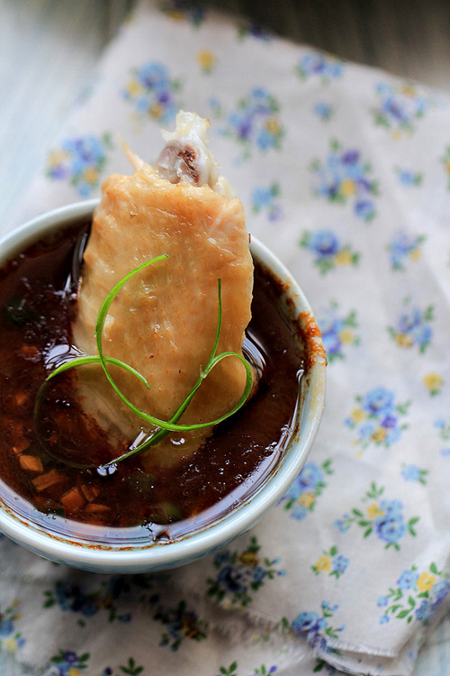 Bật mí cách làm gà hấp bằng nồi cơm điện mềm ngon khó cưỡng - 4