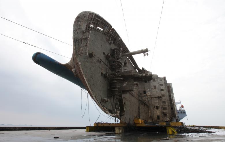 HQ: Phà chìm Sewol được nhấc lên không, chuẩn bị về cảng - 1