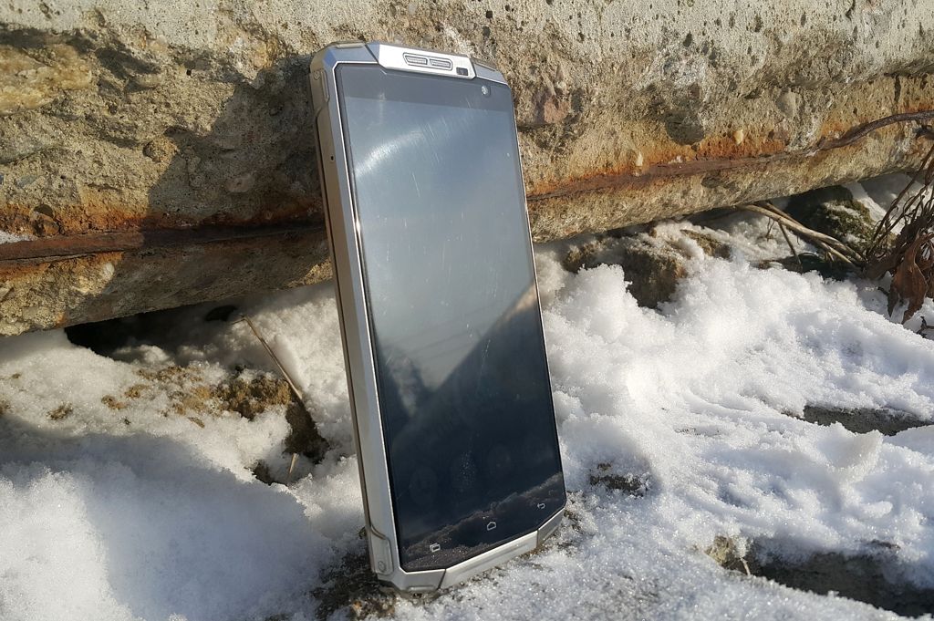 Lựa chọn thông mình cho người thích pin khỏe- điện thoại Ouvi 10000 - 4