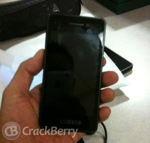 BlackBerry 10 lộ diện - 1
