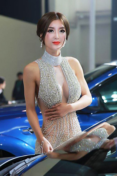 Top bộ cánh đáng hổ thẹn nhất tháng 4 - 7