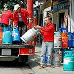 Tin tức trong ngày - Giá gas giảm mạnh từ hôm nay