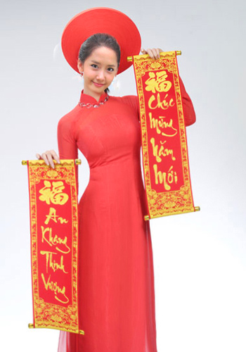 Sao ngoại trải nghiệm sức hút với áo dài - 15