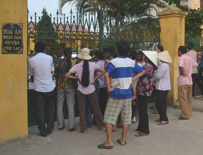 Mẹ bị oan, con xin ở tù: Điều bất thường - 2