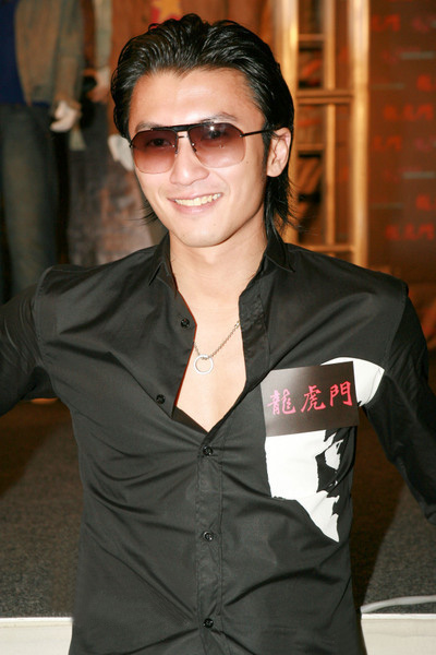 Trần Quán Hy "cặp" với tiếp viên hàng không - 5