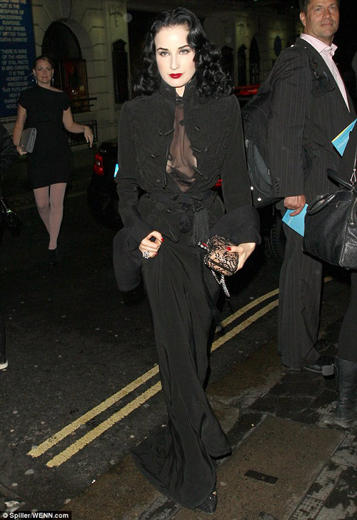 Mariah Carey mắc lỗi nặng với tregging - 17