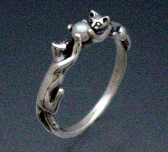 Nhẫn cũng đáng yêu như... mèo - 23