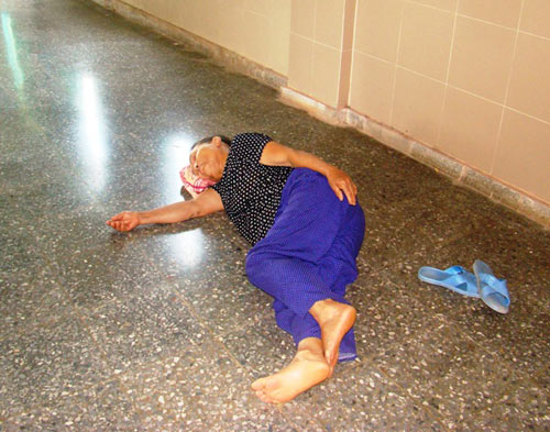 Dầm sông, chui vào núi để trốn nóng - 6