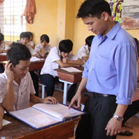 Giáo dục - du học - Lương giám thị bằng lương... bảo vệ