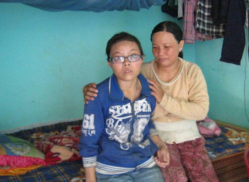 Phát điên vì lấy liềm mổ bụng vợ cứu con - 2