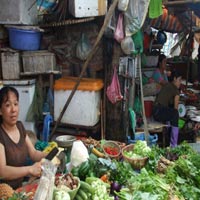 Thị trường - Tiêu dùng - Sau ngày lương tăng: Giá cả "đứng yên"