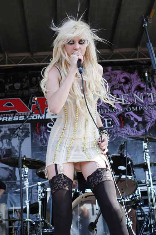 "Dị nhân" thời trang bất ngờ dịu dàng - 3