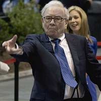 Tài chính - Bất động sản - Tỷ phú Warren Buffett đùa cợt "tử thần"