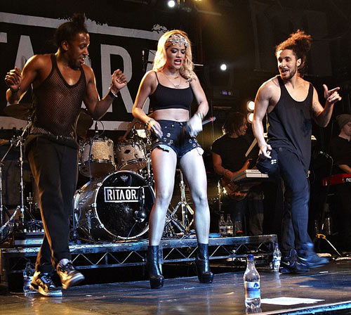 Anja Rubik khoe xương hông... kinh điển - 18