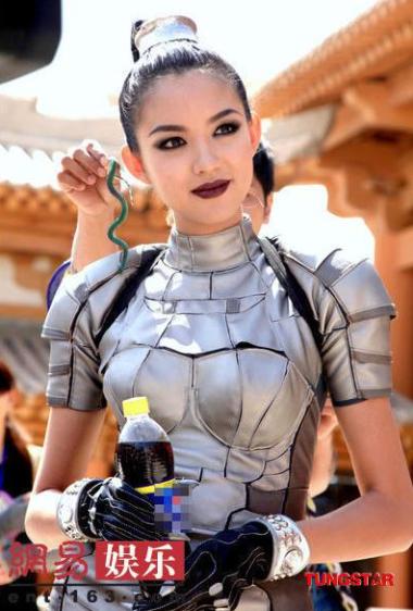 Hollywood học đòi mốt môi thâm xứ Hàn - 10