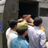 Pháp luật - Băng cướp dùng roi điện, tuýp sắt sa lưới